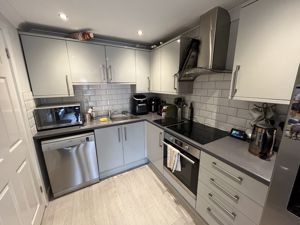 Kitchen- click for photo gallery